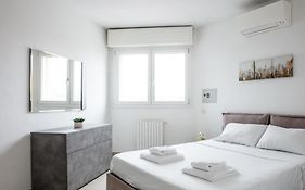 Dehomes - Porta Genova Luxury Stay